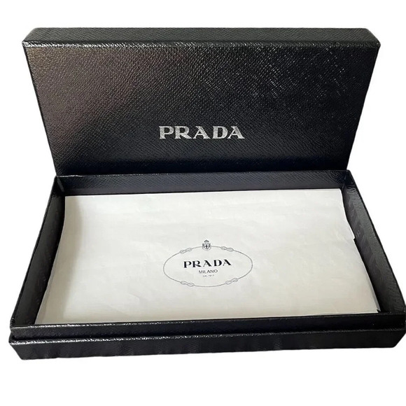Prada Unisex Black Leather Card Wallet & Box Like New - Picture 6 of 10